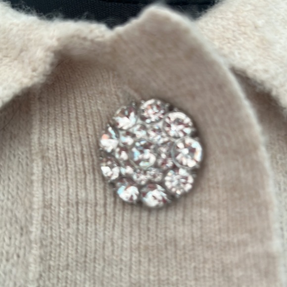 H &M top size XS, roomy top. Gorgeous Rhinestone buttons. Washable - Picture 2 of 3